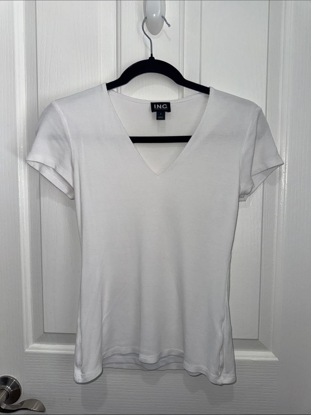 INC International Concepts Bright White V-Neck Short Sleeve Tee - Size Small